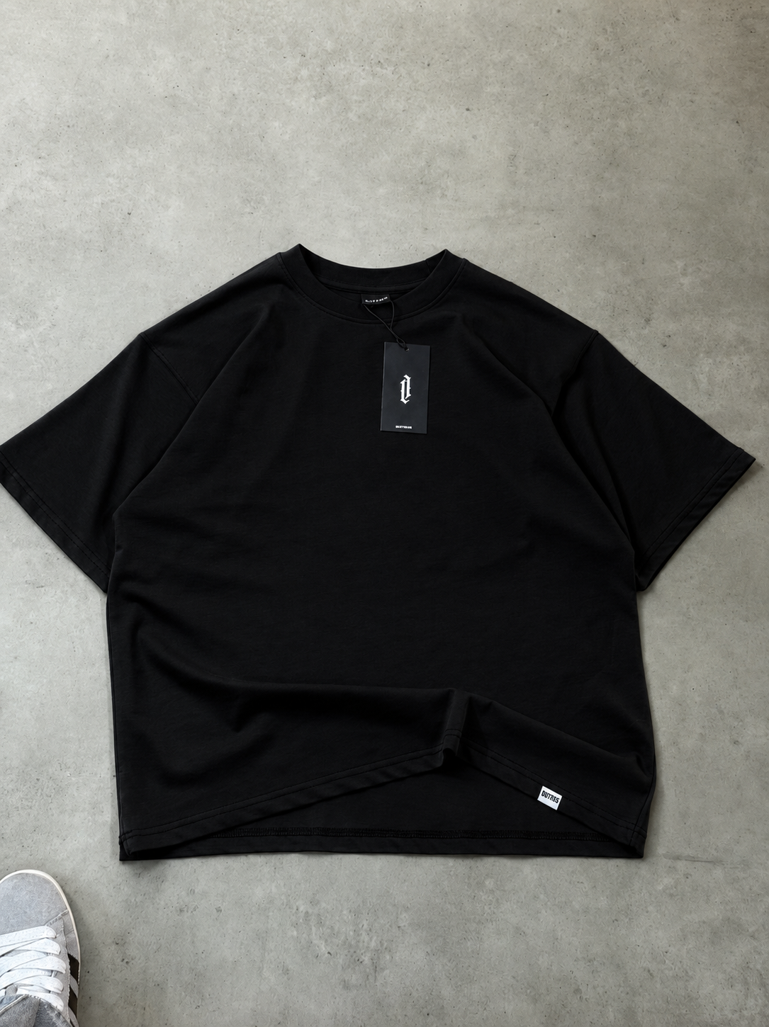 OVESIZE T-SHIRT BLACK