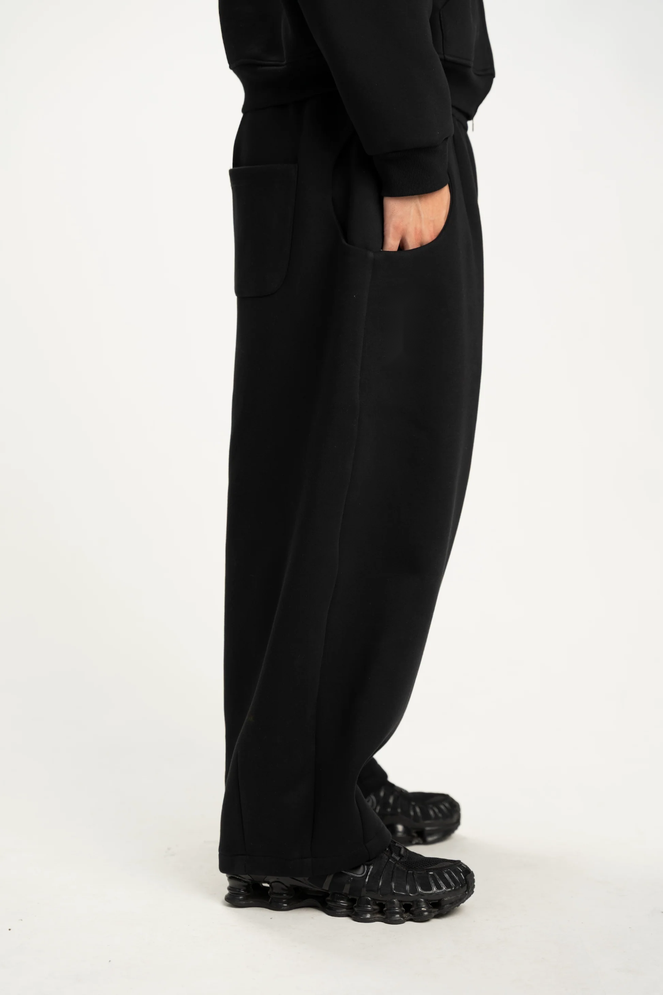 Zip-Up Hoodie & Sweatpants (Black)