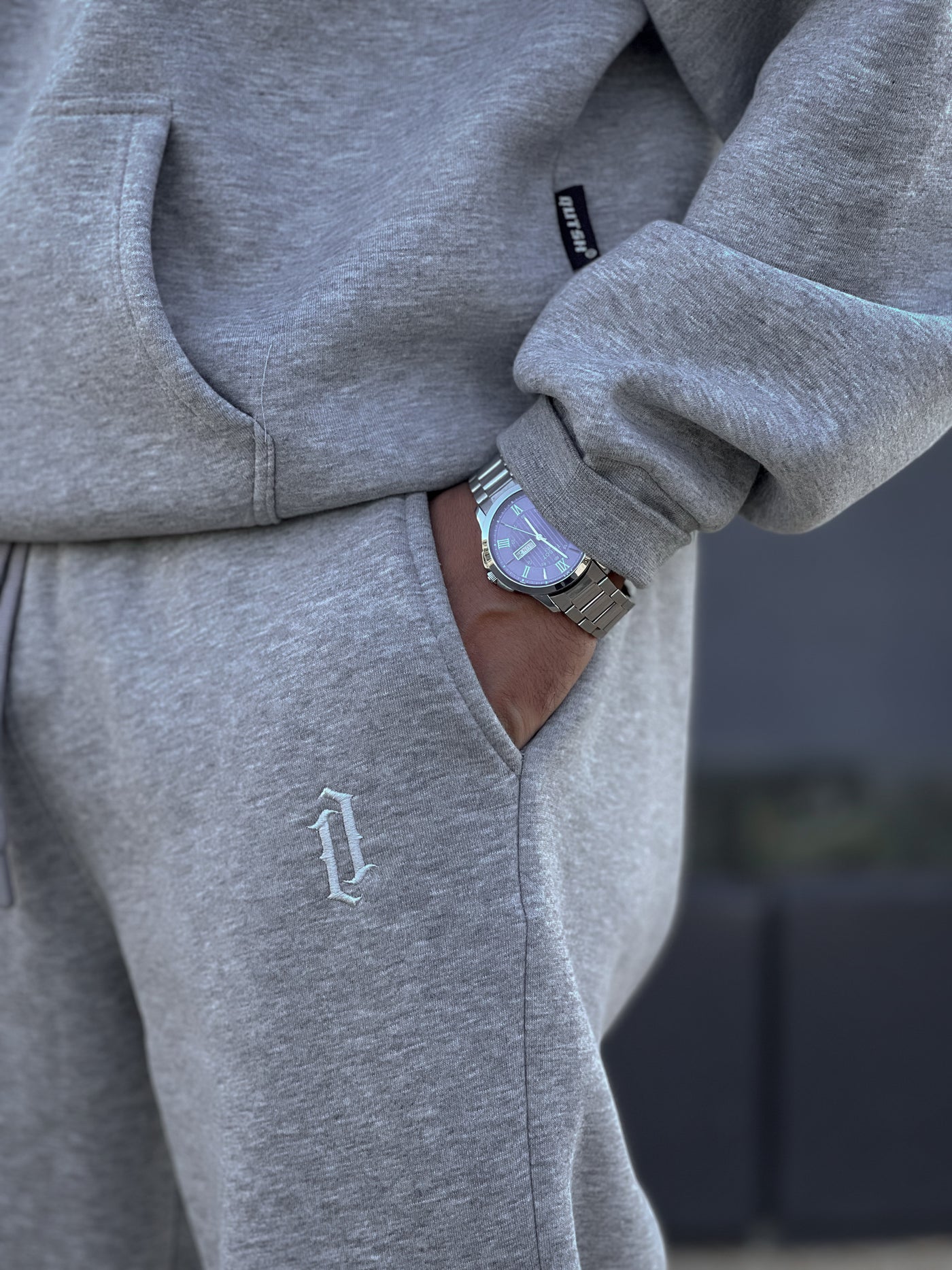 GRAY JOGGER-QUTSH